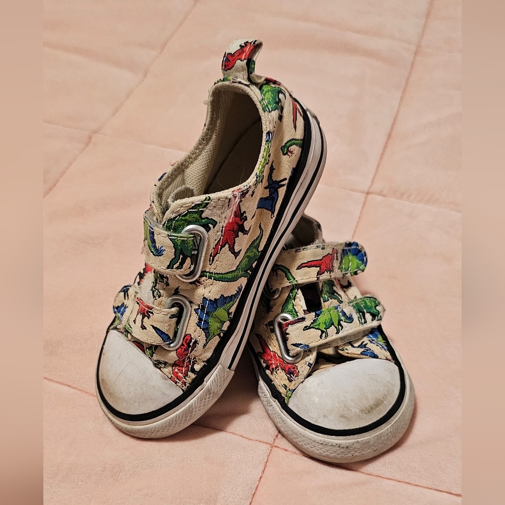 Converse All Stars 8c Toddler Sneakers Dinosaur print